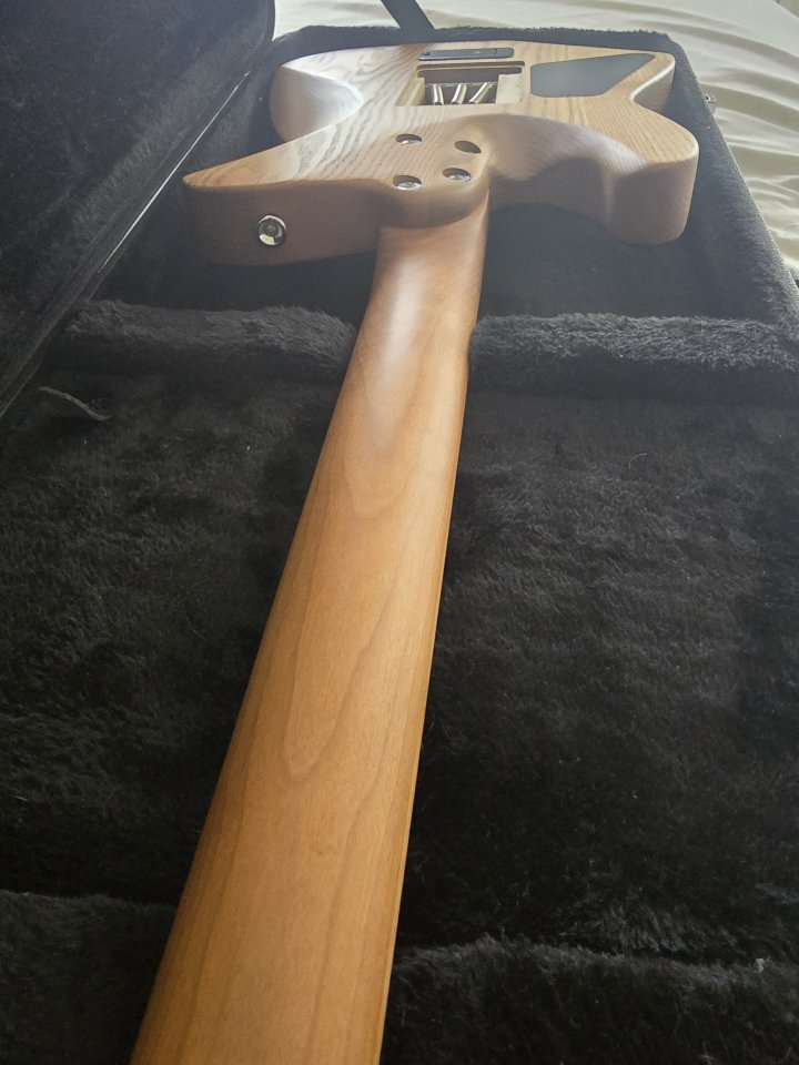 Guitarra Charvel de segunda mano · Foto 2 de 5 · Valencia · 600 €