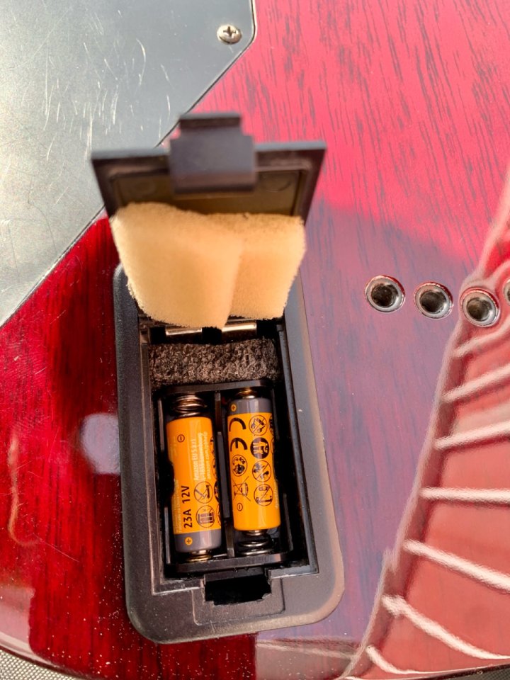 Schecter Hellraiser C-7 con 24v mod