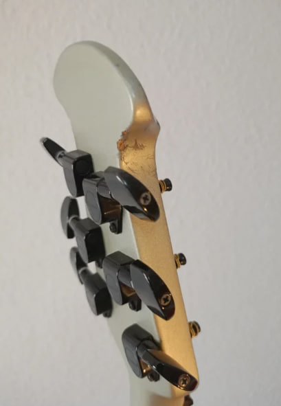 Guitarra Ovation Idea+ funda Ovation