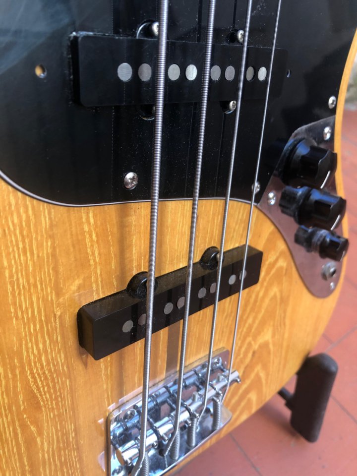 Bajo Fender Jazz Bass RI 75 Japan 1994 de segunda mano · Foto 3 de 9 · Madrid · 1350 €