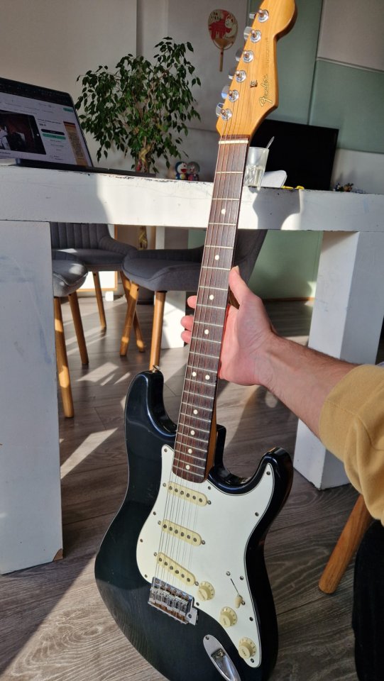 Fender Stratocaster Japón 80s
