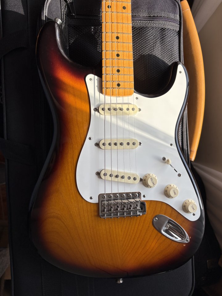 Fender Stratocaster American Vintage 57 reissue 2011 de segunda mano · Foto 1 de 7 · A Coruña · 1700 €