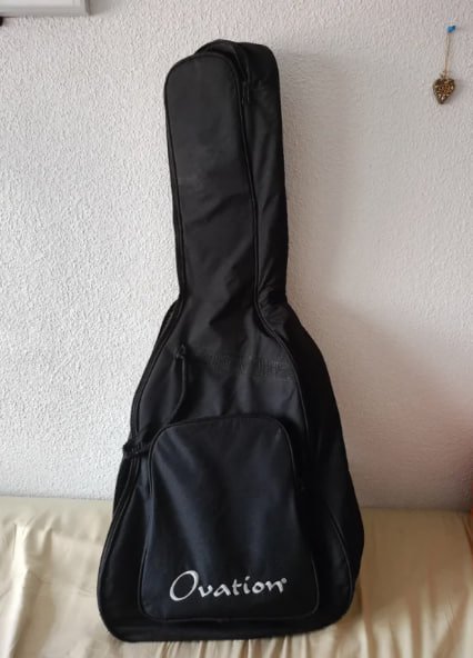 Guitarra Ovation Idea+ funda Ovation