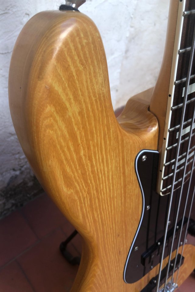 Bajo Fender Jazz Bass RI 75 Japan 1994 de segunda mano · Foto 5 de 9 · Madrid · 1350 €