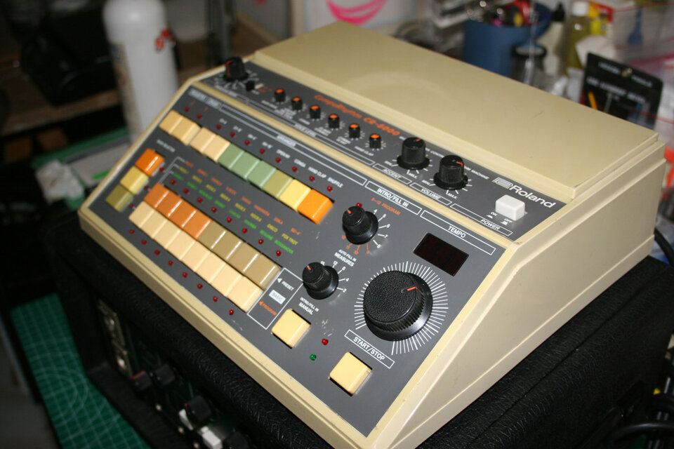 Roland CR-8000