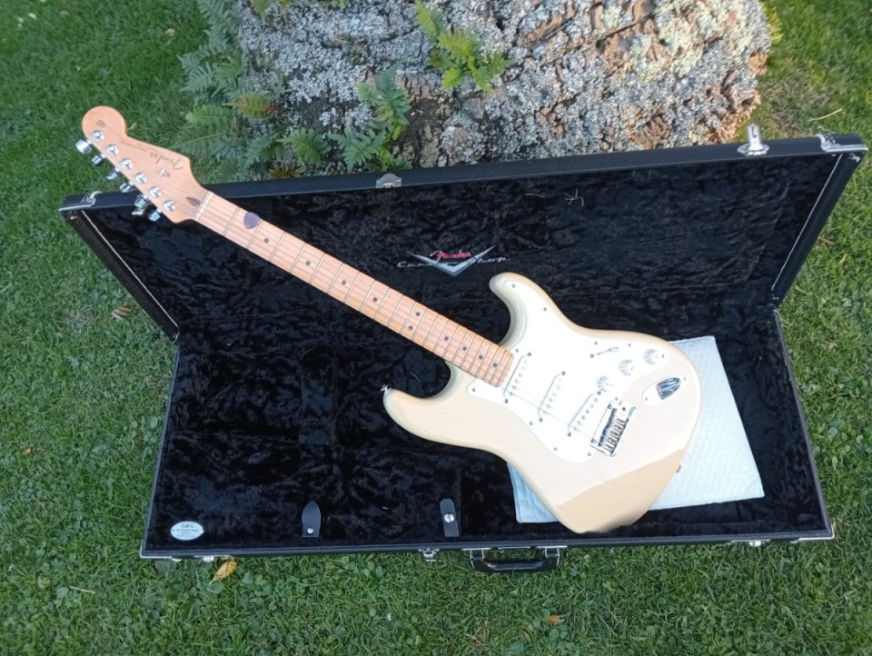 Fender Custom Shop Classic Stratocaster 2007 de segunda mano · Foto 5 de 10 · A Coruña · 1 €