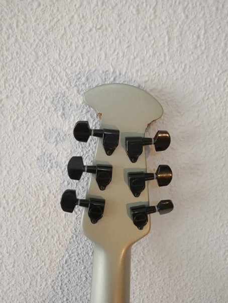 Guitarra Ovation Idea+ funda Ovation