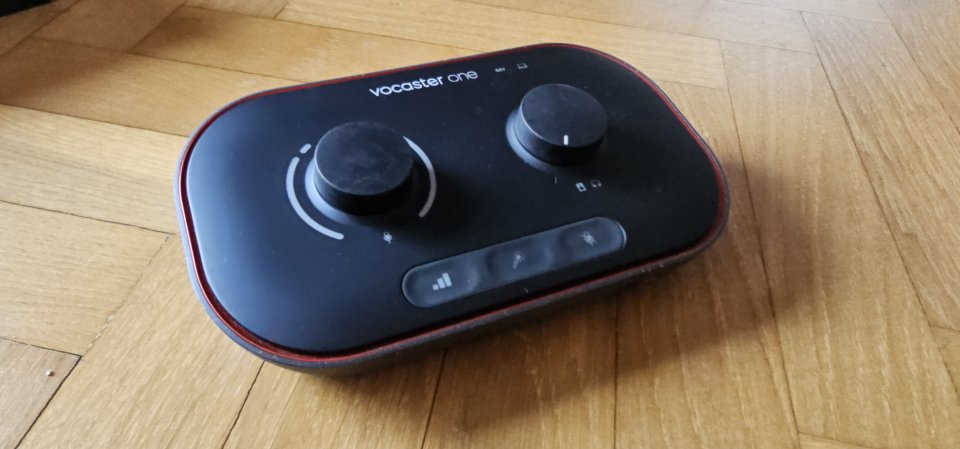 Focusrite Vocaster One de segunda mano · Foto 4 de 6 · Madrid · 30 €