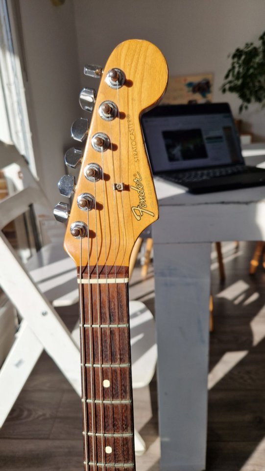 Fender Stratocaster Japón 80s