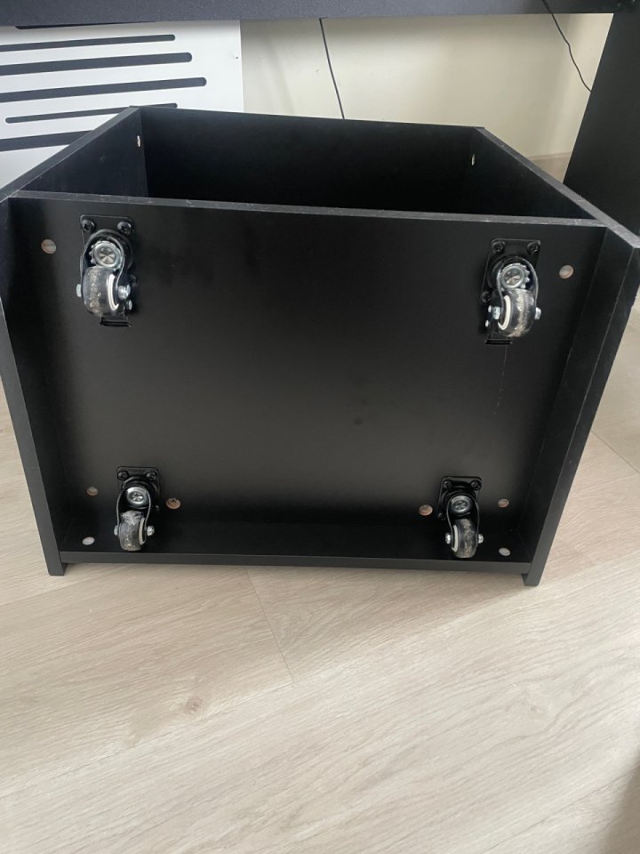 Mueble Rack estudio de segunda mano · Foto 6 de 6 · Madrid · 80 €