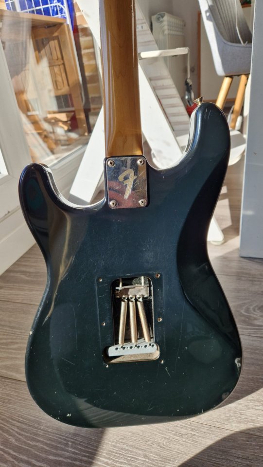 Fender Stratocaster Japón 80s