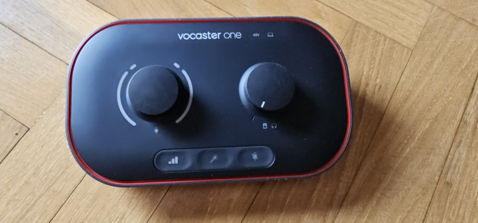 Focusrite Vocaster One de segunda mano · Foto 6 de 6 · Madrid · 30 €
