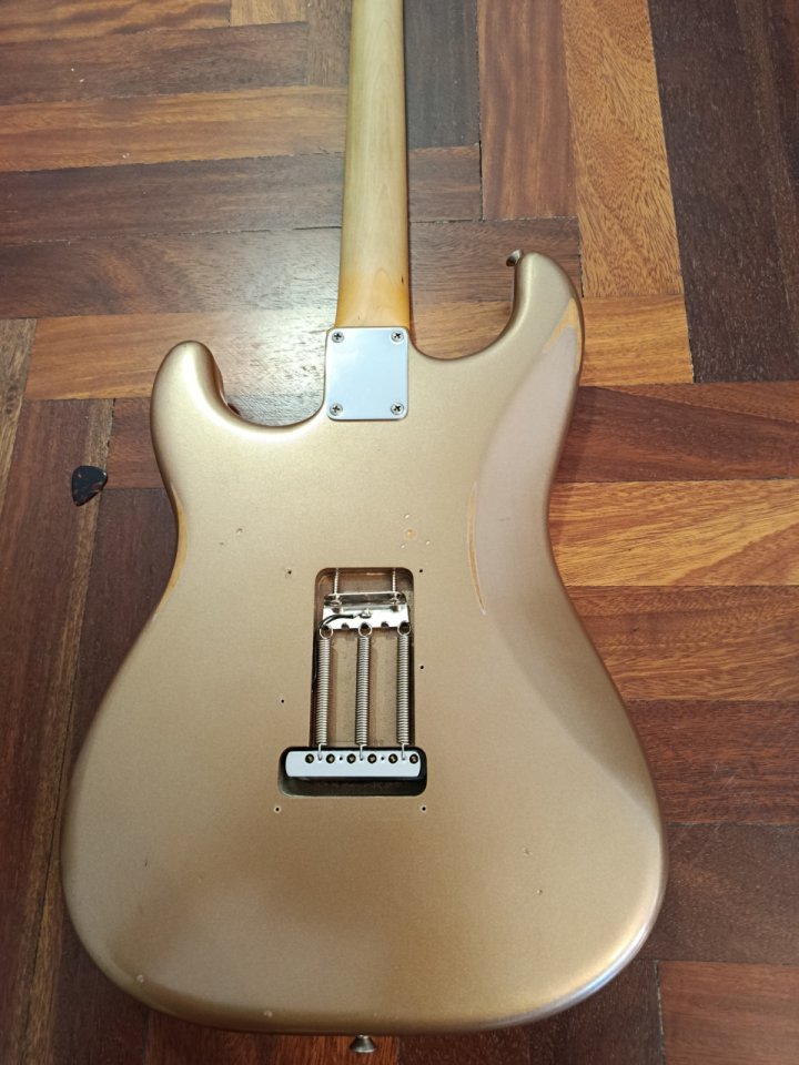 Fender stratocaster Vintera 60 Road worn. Radio 9'5 trastes NUEVOS de segunda mano · Foto 3 de 10 · Cantabria · 950 €