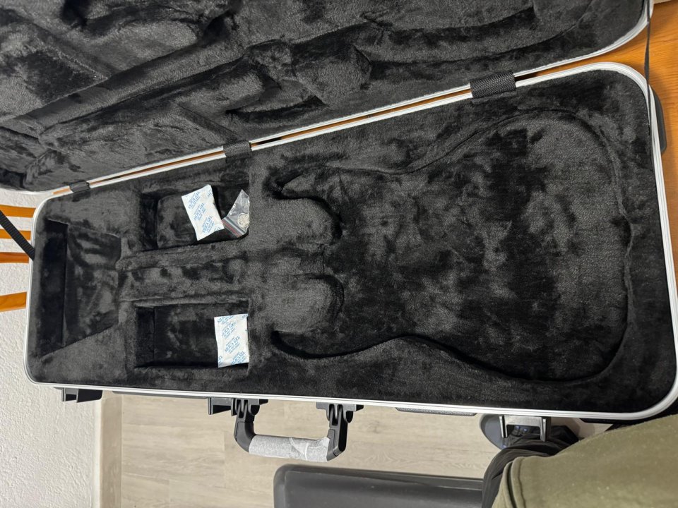 Jackson Soloist/Dinky Case - NUEVO SIN USAR - Solo Venta, NO Cambios de segunda mano · Foto 7 de 10 · Madrid · 100 €