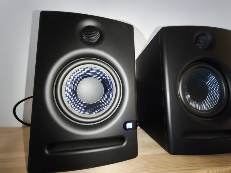 Monitores PreSonus ERIS E5