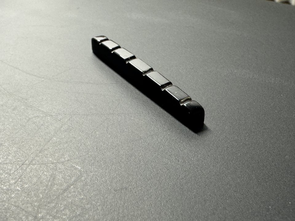 Cejuela Hueso/Cuerno para guitarra tipo fender