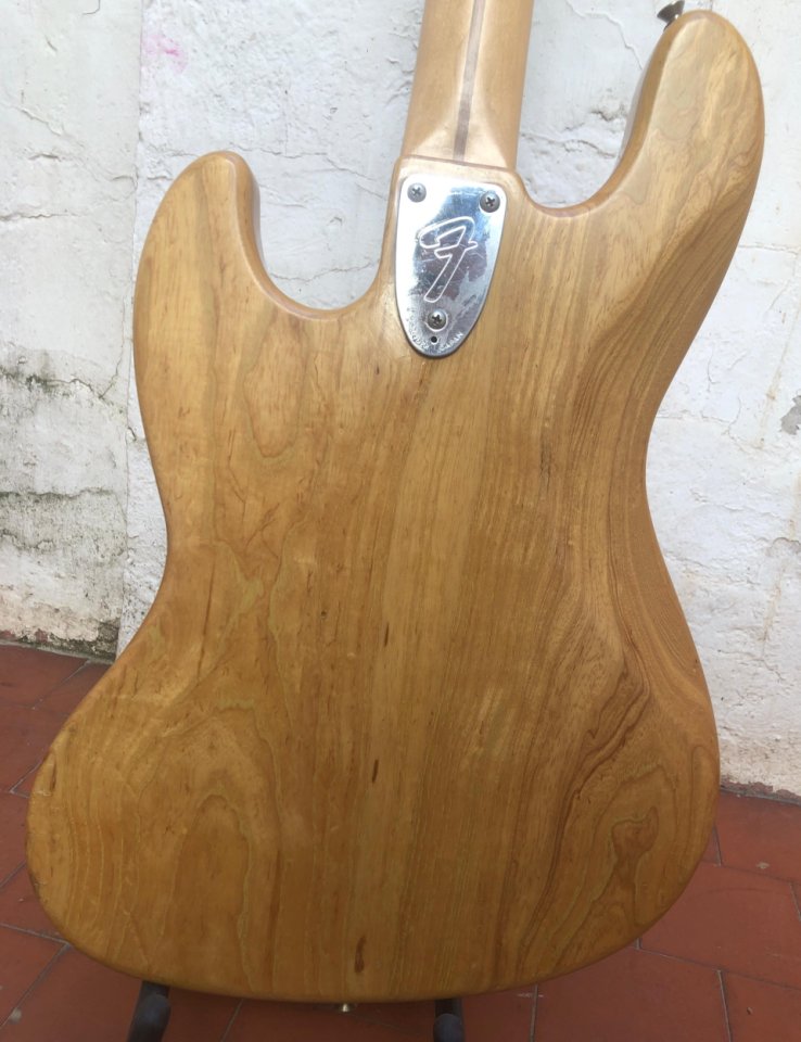 Bajo Fender Jazz Bass RI 75 Japan 1994 de segunda mano · Foto 9 de 9 · Madrid · 1350 €