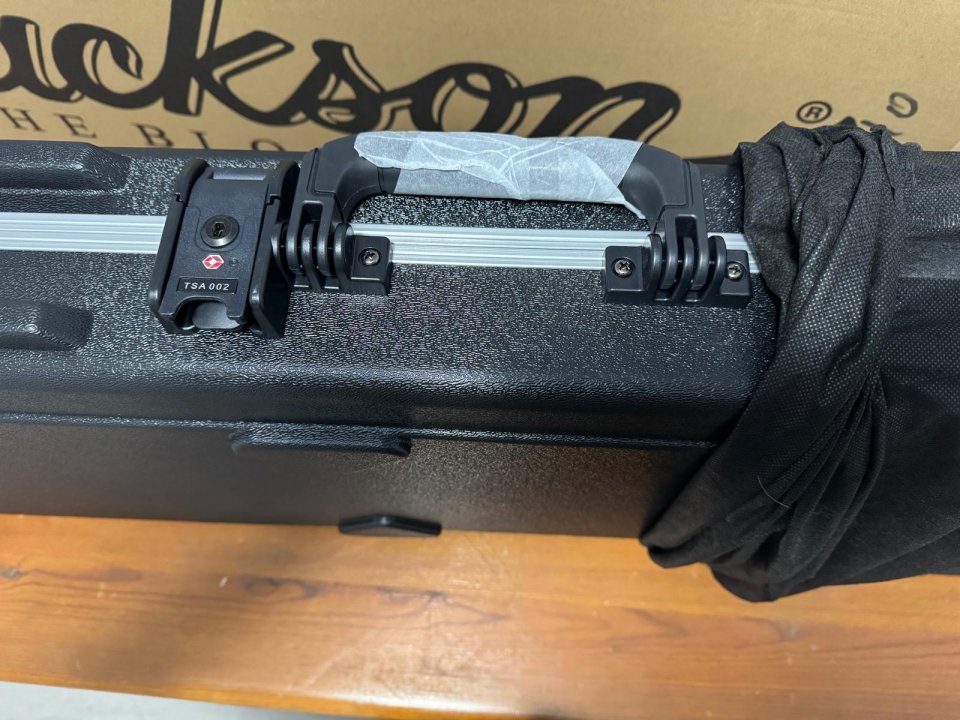 Jackson Soloist/Dinky Case - NUEVO SIN USAR - Solo Venta, NO Cambios de segunda mano · Foto 8 de 10 · Madrid · 100 €