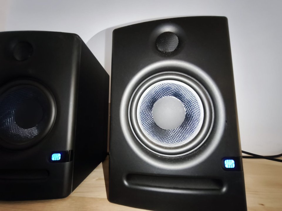 Monitores PreSonus ERIS E5