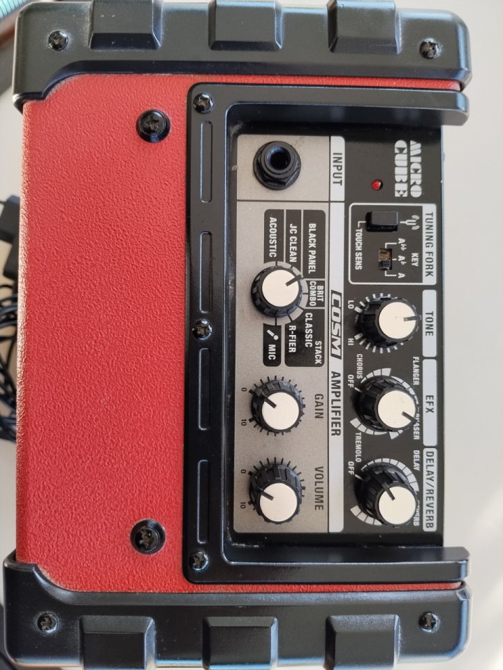 Roland Micro Cube de segunda mano · Foto 2 de 3 · Málaga · 70 €