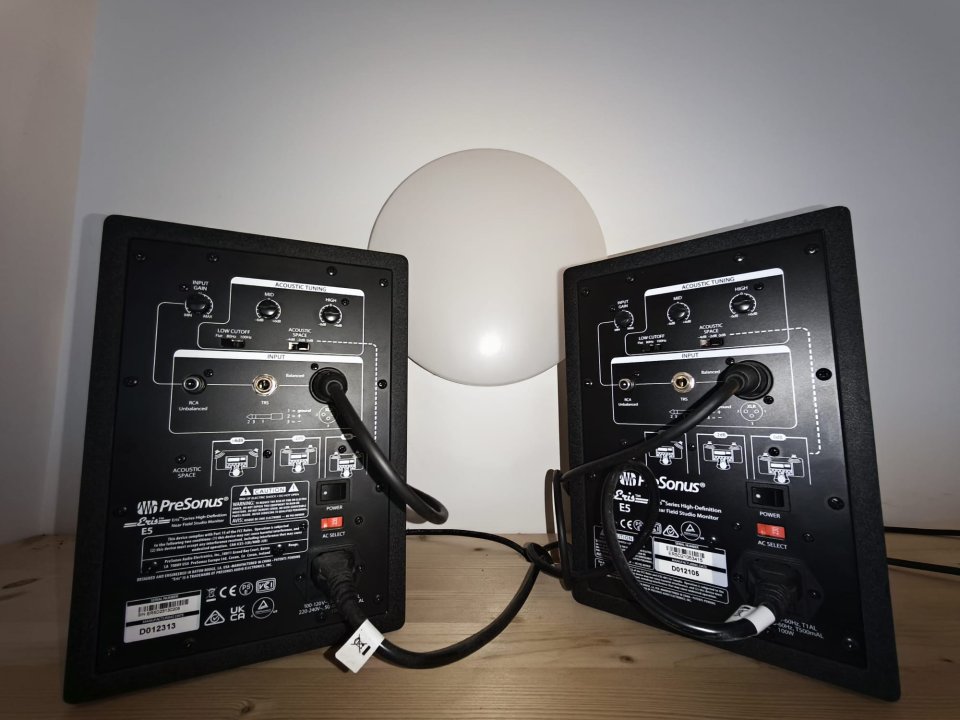 Monitores PreSonus ERIS E5