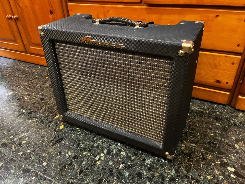 Ampeg SJ12-T de segunda mano · Foto 1 de 6 · Valencia · 600 €
