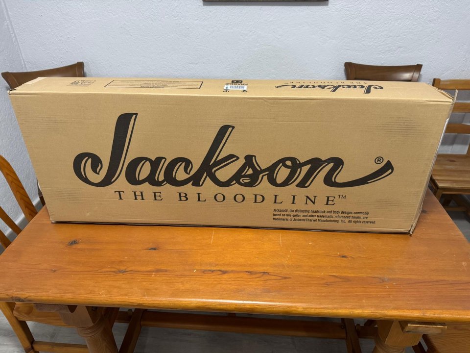 Jackson Soloist/Dinky Case - NUEVO SIN USAR - Solo Venta, NO Cambios de segunda mano · Foto 10 de 10 · Madrid · 100 €