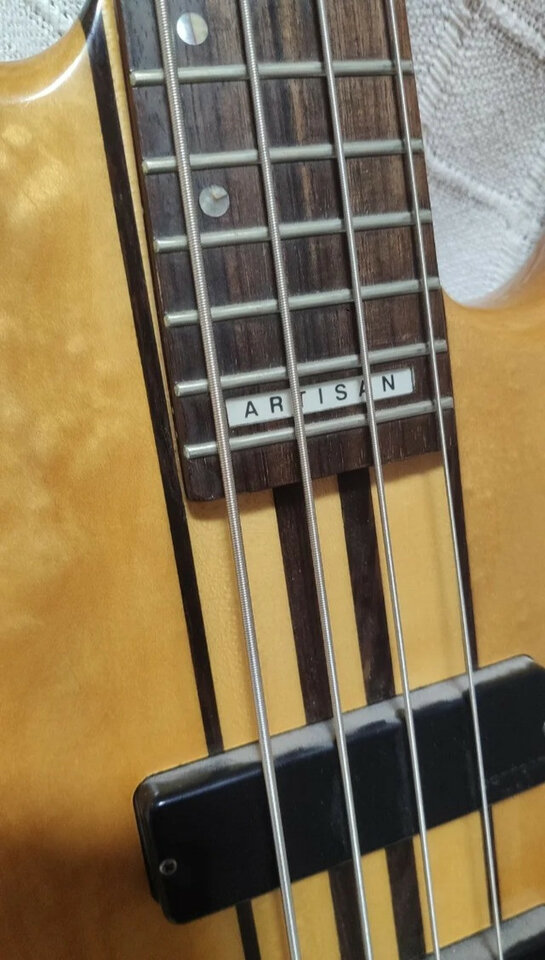 Bajo Cort Artisan A4 de 4 cuerdas Korea