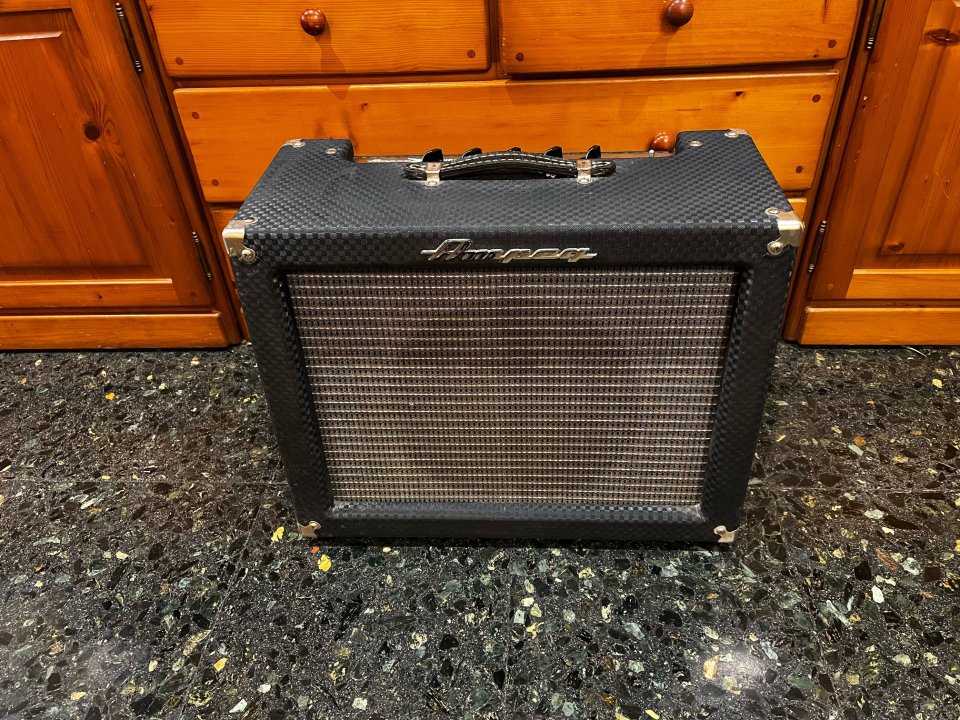 Ampeg SJ12-T de segunda mano · Foto 2 de 6 · Valencia · 600 €