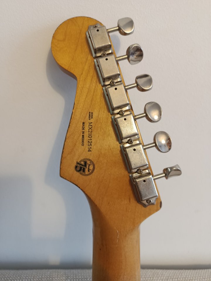 Fender stratocaster Vintera 60 Road worn. Radio 9'5 trastes NUEVOS de segunda mano · Foto 7 de 10 · Cantabria · 950 €