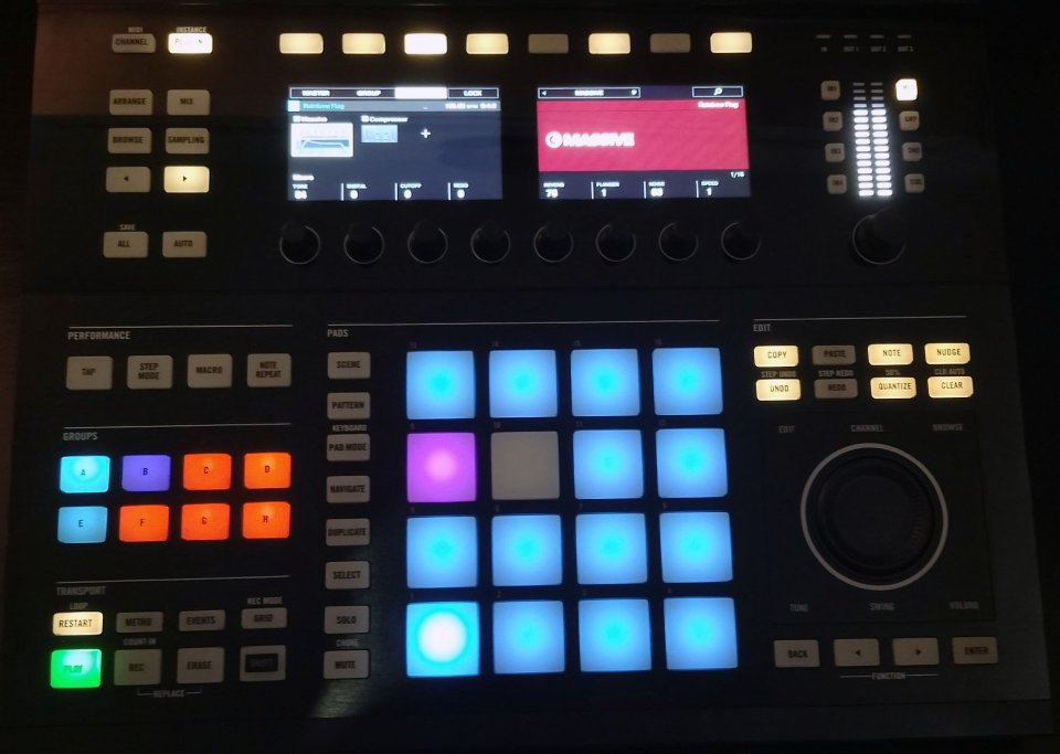 N.I. Maschine Studio black