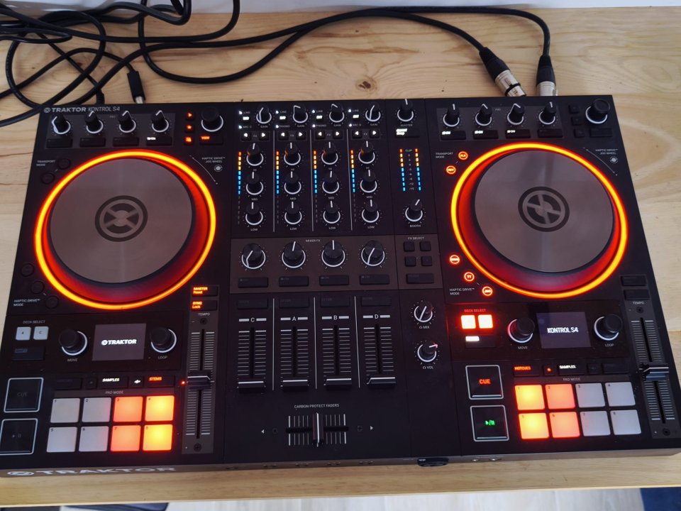 Native Instruments Traktor S4 MK3