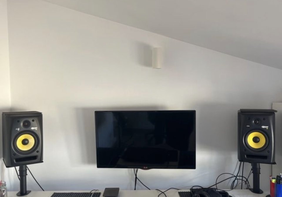 Monitores de estudio Krk Rokit 6 de segunda mano · Foto 5 de 5 · Barcelona · 100 €