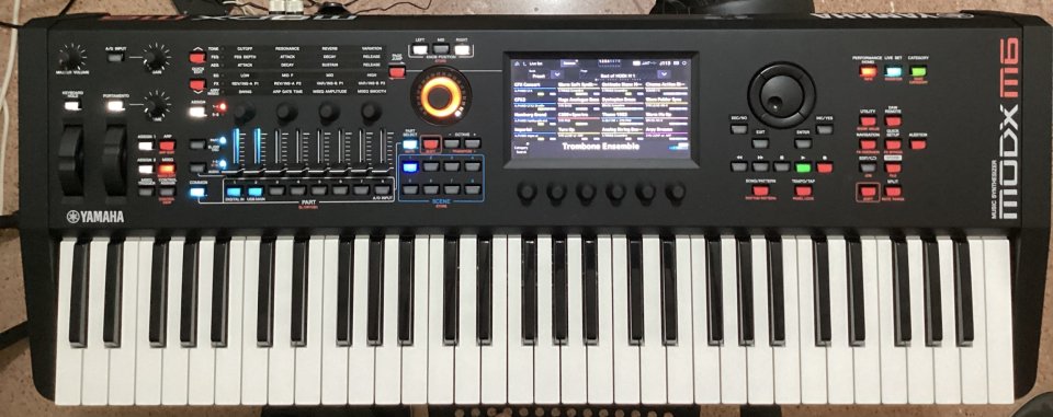 Teclado sintetizador Yamaha MODX M6 de segunda mano · Foto 2 de 5 · Murcia · 1100 €