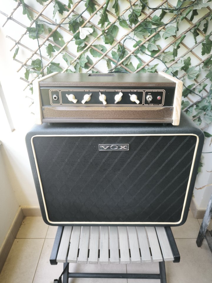 Vox AC10 (convertido a cabezal) + Pantalla Vox 112 Greenback de segunda mano · Foto 1 de 4 · Murcia · 350 €