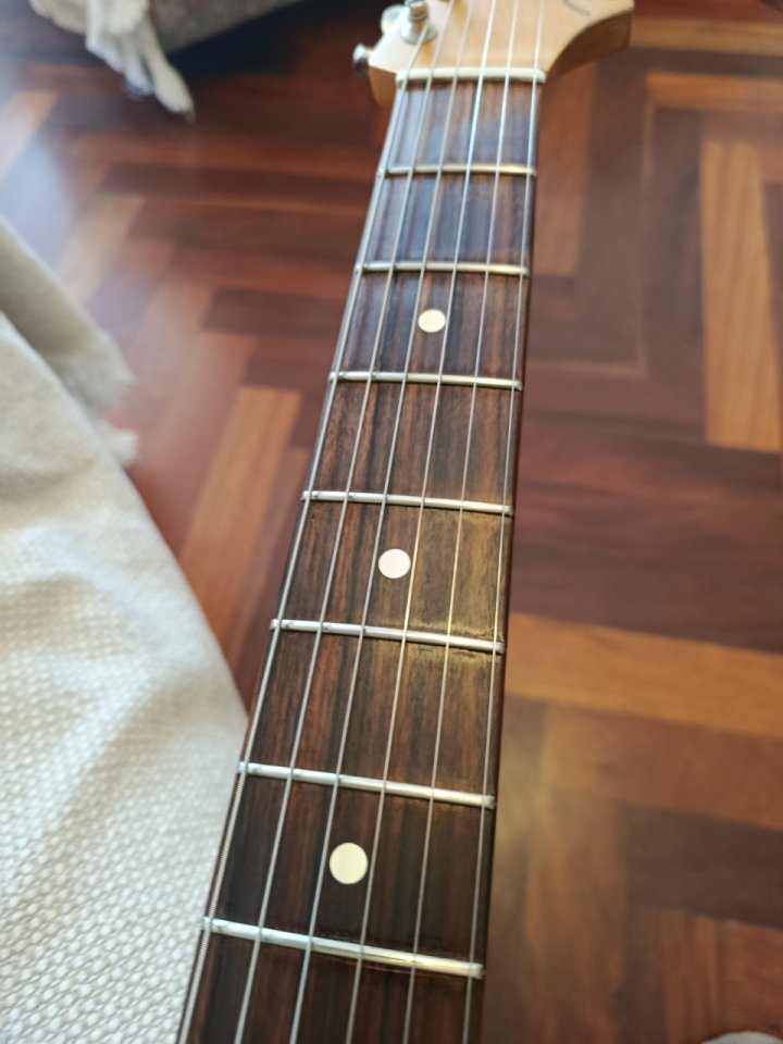 Fender stratocaster Vintera 60 Road worn. Radio 9'5 trastes NUEVOS de segunda mano · Foto 9 de 10 · Cantabria · 950 €