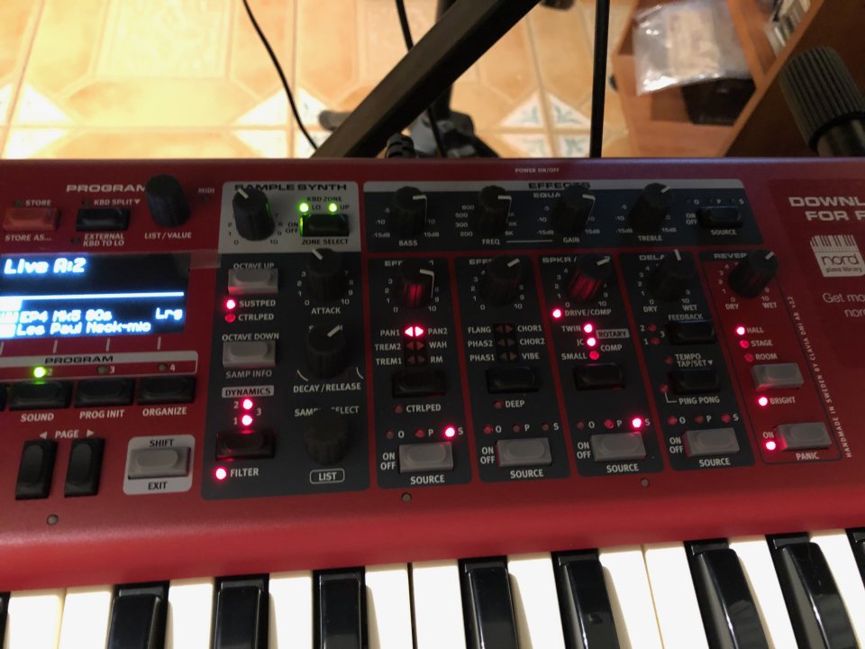 Se Vende Varios - 1) Nord Electro 6D-73 - 2) Casio CDP-100 Piano 88 - 3) Estuche Gator para teclados 76 de segunda mano · Foto 1 de 6 · Madrid · 1480 €