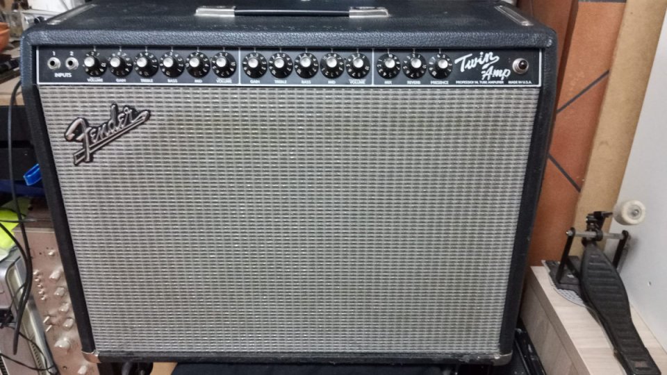 Fender twin amp