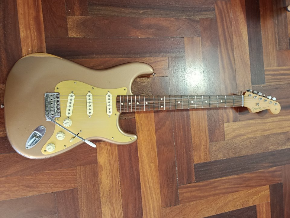 Fender stratocaster Vintera 60 Road worn. Radio 9'5 trastes NUEVOS de segunda mano · Foto 10 de 10 · Cantabria · 950 €