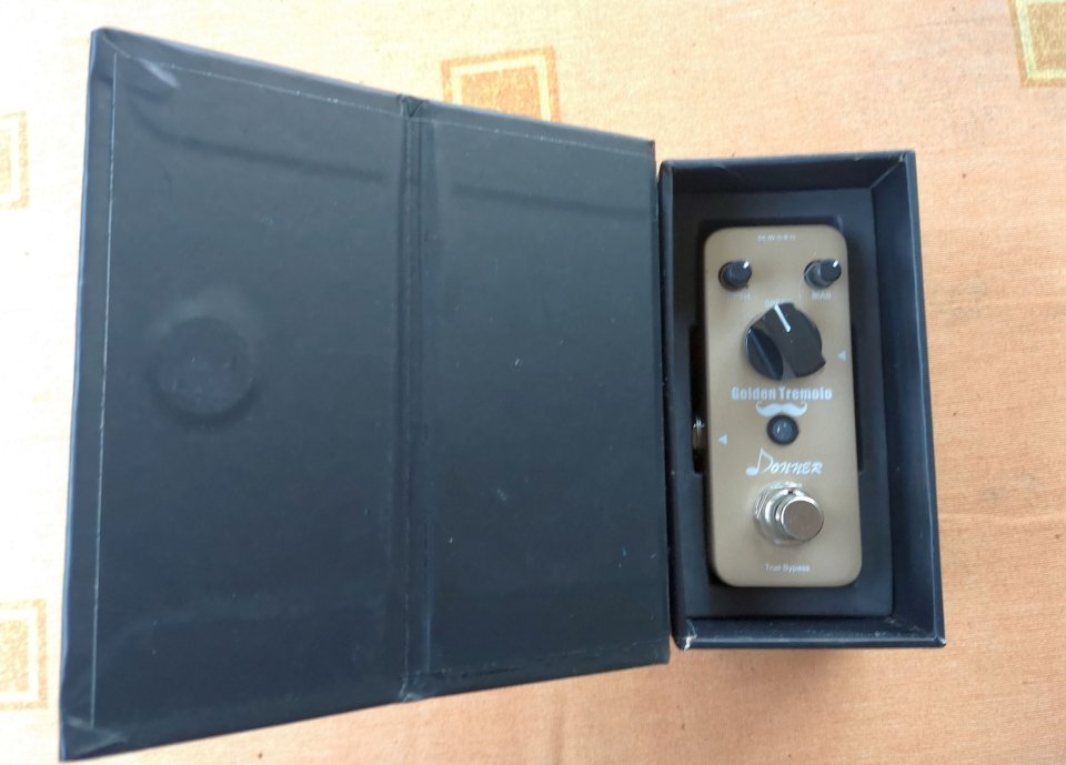 Pedal Donner Golden Tremolo de segunda mano · Foto 3 de 4 · Madrid · 20 €