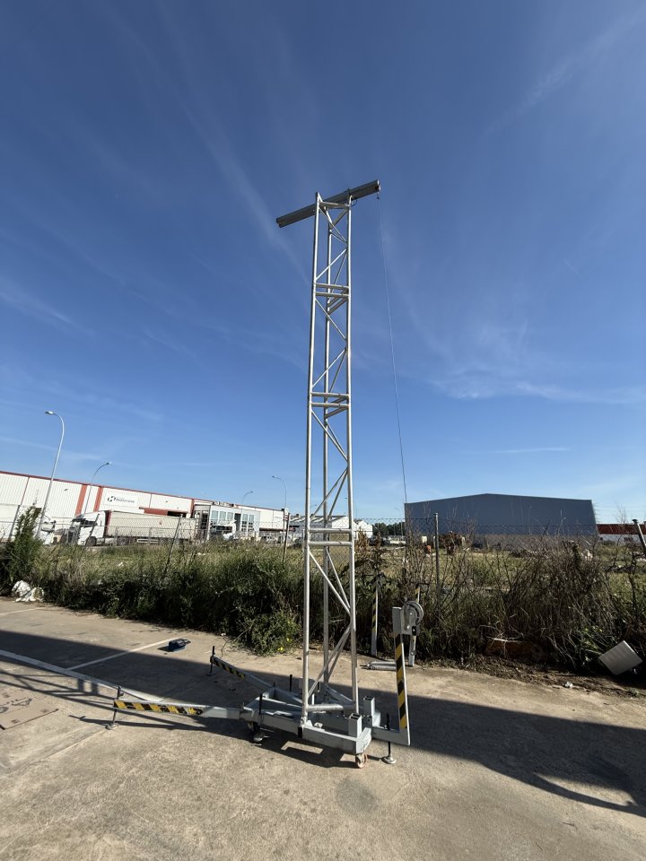 Torres de aluminio para elevación de equipos line array de segunda mano · Foto 4 de 6 · Guadalajara · 5000 €