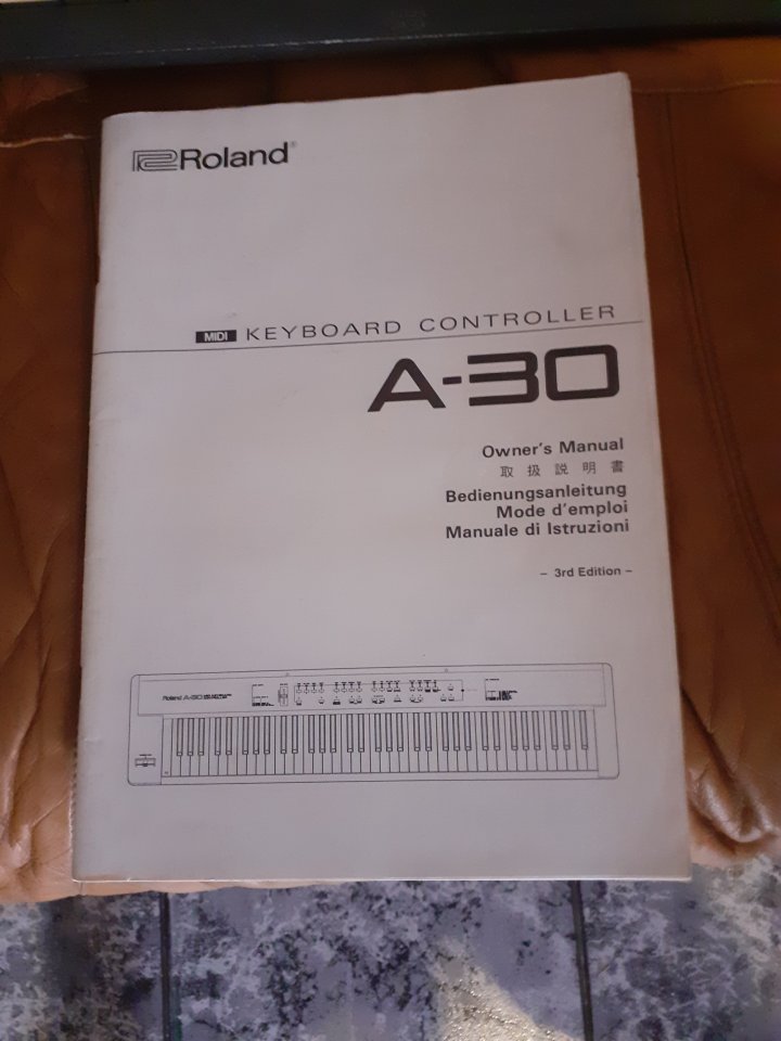 Teclado Roland A-30 MIDI KEY BOARD CONTROLLER de segunda mano · Foto 3 de 3 · Barcelona · 120 €