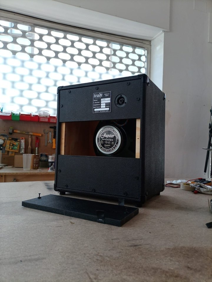 Pantalla Tradi Custom 1x12 50w 8ohm