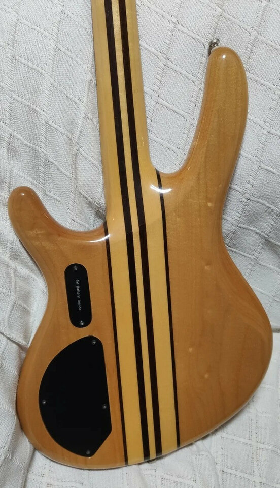 Bajo Cort Artisan A4 de 4 cuerdas Korea