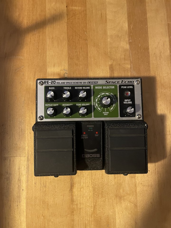 Pedal BOSS RE-20 Space Echo