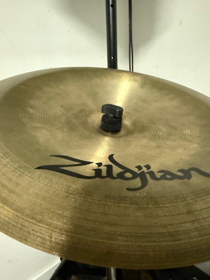 China Zildjian Boy High 18”