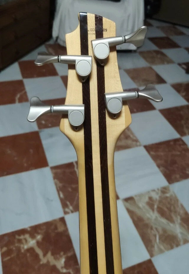 Bajo Cort Artisan A4 de 4 cuerdas Korea