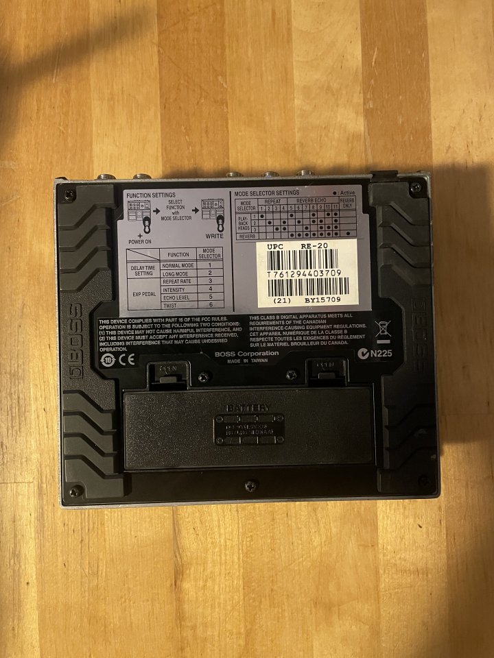 Pedal BOSS RE-20 Space Echo