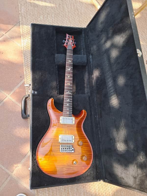 PRS McCARTY ARTIST TOP con TREMOLO Y DIAPASON BRAZILIAN ROSEWOOD FRIMADO (2000) de segunda mano · Foto 1 de 10 · Madrid · 5000 €