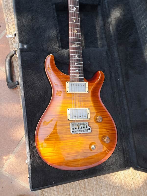 PRS McCARTY ARTIST TOP con TREMOLO Y DIAPASON BRAZILIAN ROSEWOOD FRIMADO (2000) de segunda mano · Foto 2 de 10 · Madrid · 5000 €